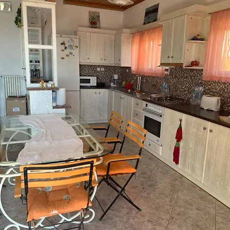 Kristas House Two Bedrooms Prázdninový dům